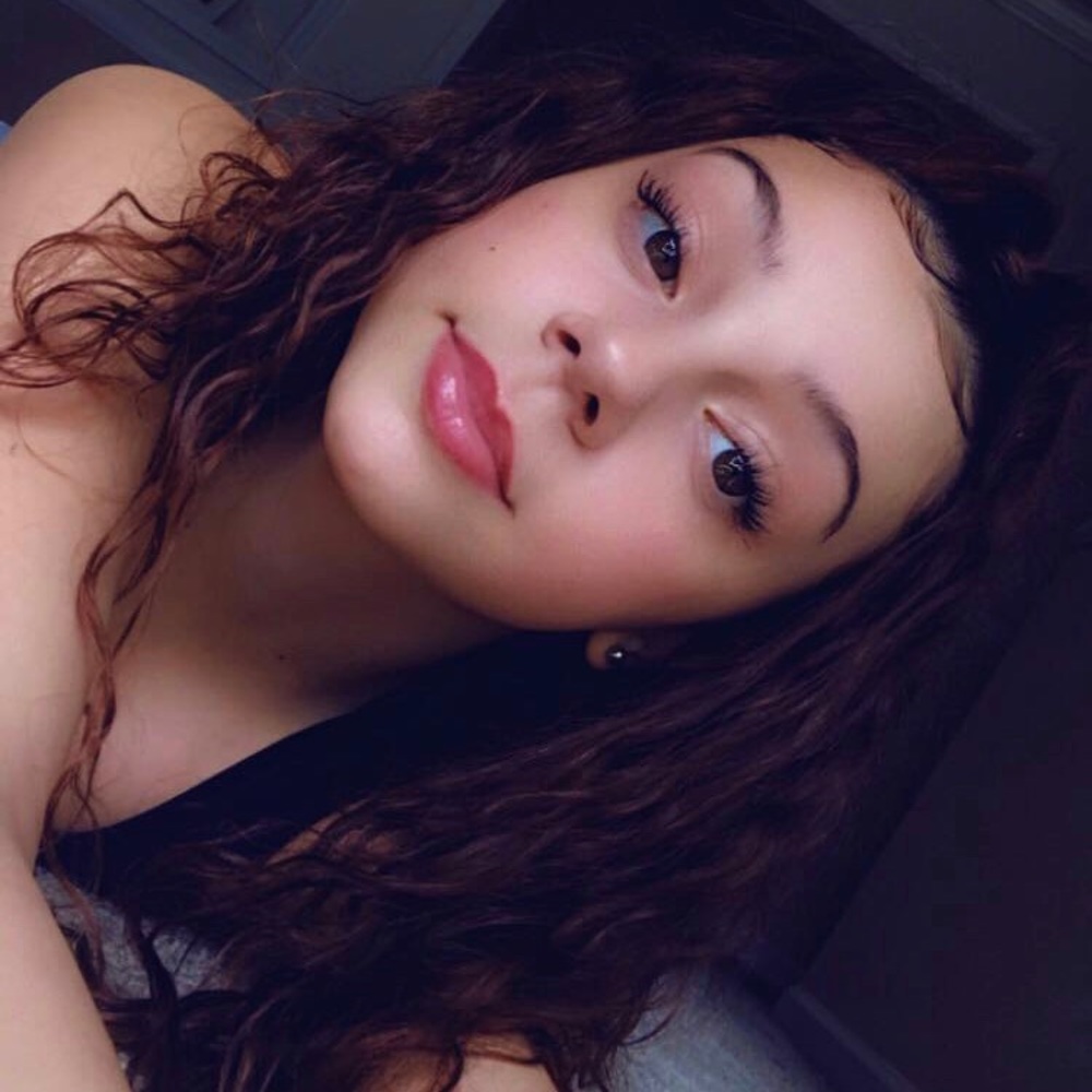 Meet your Posher, Lola